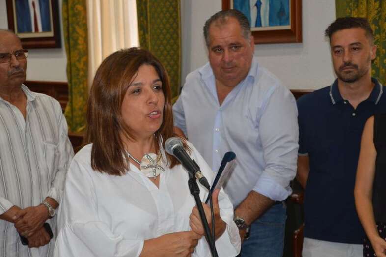 La alcaldesa Carmen Hernández anunció este martes el nuevo plan de asfaltado (Foto TA)