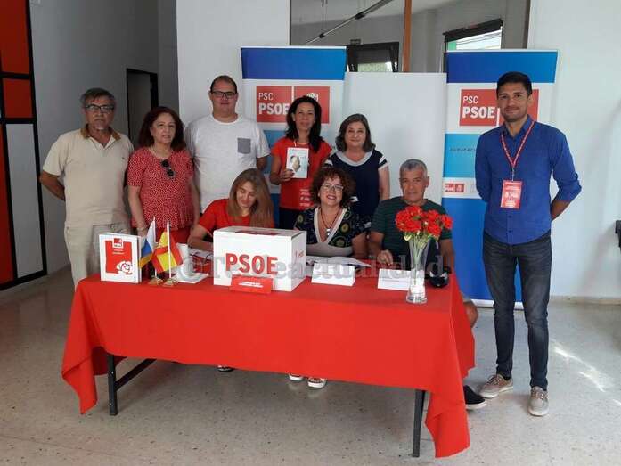Constitución de la mesa electoral en la sede socialista de Telde (Foto TA)