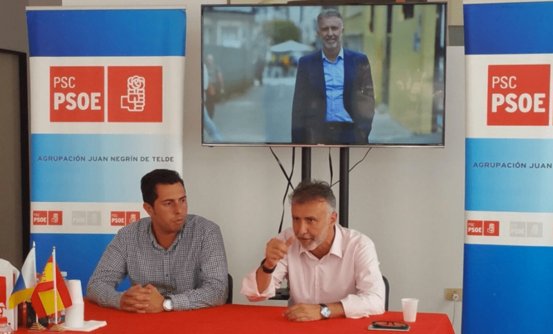 Ángel Víctor Torres y Alejandro Ramos, esta semana en la sede de Telde (Foto TA)