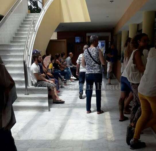 Colas en el departamento de Estadística (Foto TA)