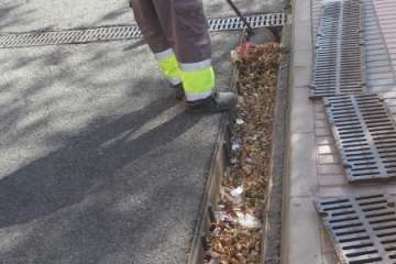 Limpieza de imbornales (Foto TA)