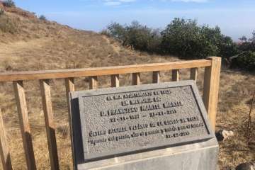 Juan Martel y Eloy Santana han visitado el barrio cumbrero que se prepara estos días para la celebración de sus fiestas (Foto TA)