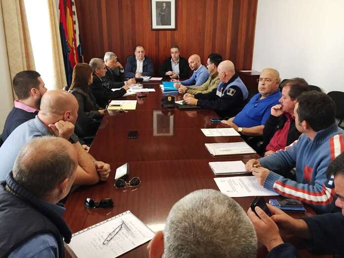 Archivo. Imagen de una reunión de la comisión intermunicipal del taxi (Foto TA)