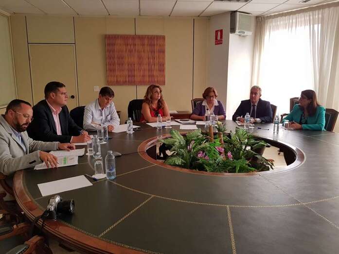 La reunión se celebró este lunes en Santa Cruz (Foto TA)