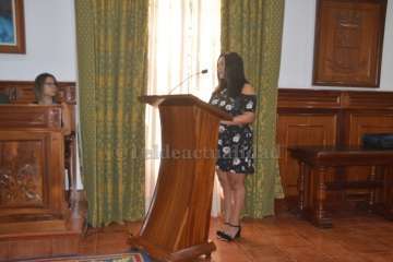 Cristina Mateo pone voz al manifiesto contra la violencia de género (Foto TA)