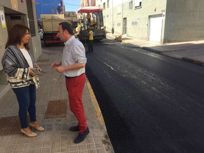 Trabajos de asfaltado iniciados esta mañana en calles de La Garita (Foto TA)