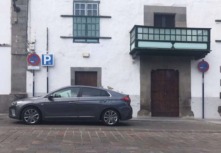 Imagen del vehículo publicado por Ciuca en su cuenta de Twitter (Foto TA)