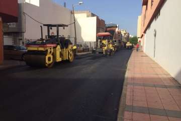 Vías y Obras asfalta cinco calles de Marpequeña-Telde (Foto TA)