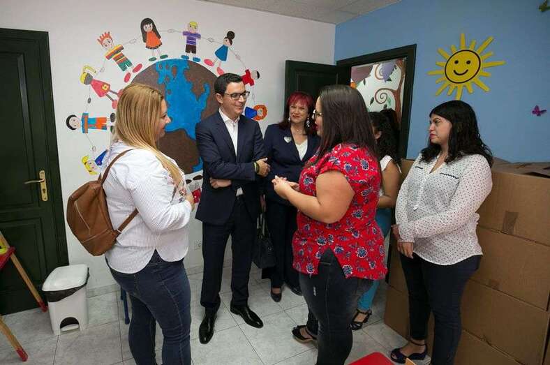 Pablo Rodríguez visitó las instalaciones de Aldeas Infantiles en Telde (Foto TA)