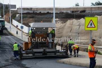 Obras de reasfaltado entre Melenara y Salinetas (Foto TA)