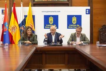 Firma del convenio para retirar las vallas de la GC-1 a su paso por Telde (Foto TA)