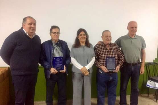 Reconocimiento de los mandos de la Policía Local a dos oficiales de Telde (Foto TA)