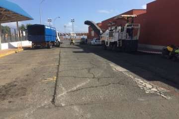 Vías y Obras renueva el asfaltado del entorno de Narea (Foto TA)