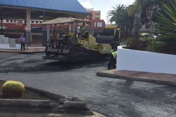 Vías y Obras renueva el asfaltado del entorno de Narea (Foto TA)