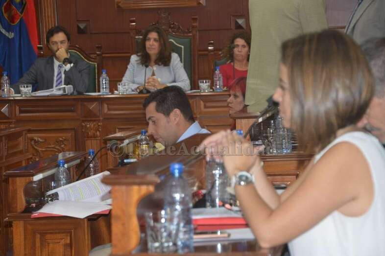 Archivo. Imagen de un Pleno municipal reciente (Foto TA)