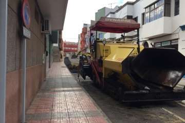 El plan municipal de asfaltado llega a El Roque y urbanización Juan Mayor (Foto TA)