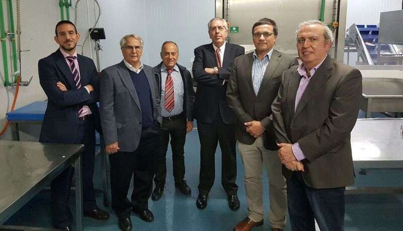 Representantes de la asociación de empresariso de El Goro durante una visita del exviceconsejero de industrial, Adrián Mendoza (Foto TA)