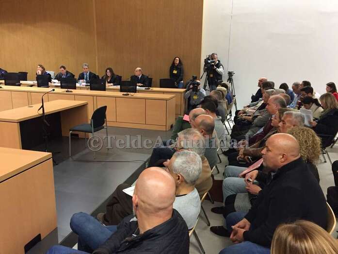 Banquillo de acusados en la vista oral de este lunes (Foto TA)
