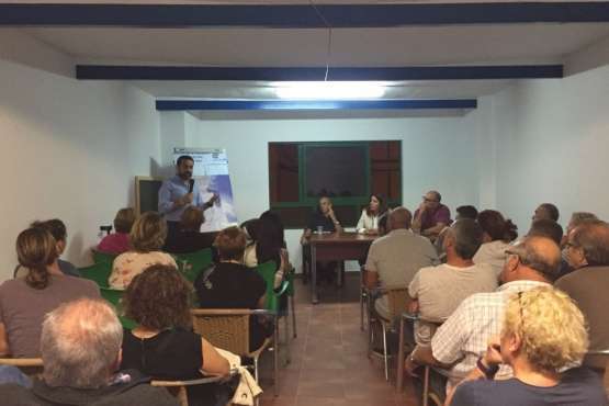 Detalles técnicos y presentación del proyecto a los vecinos (Foto TA)
