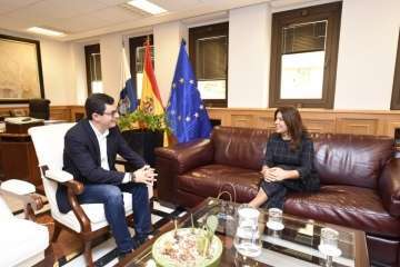 Reunión de la alcaldesa con el vicepresidente del Gobierno de Canarias sobre los problemas de tráfico en Telde (Foto TA)
