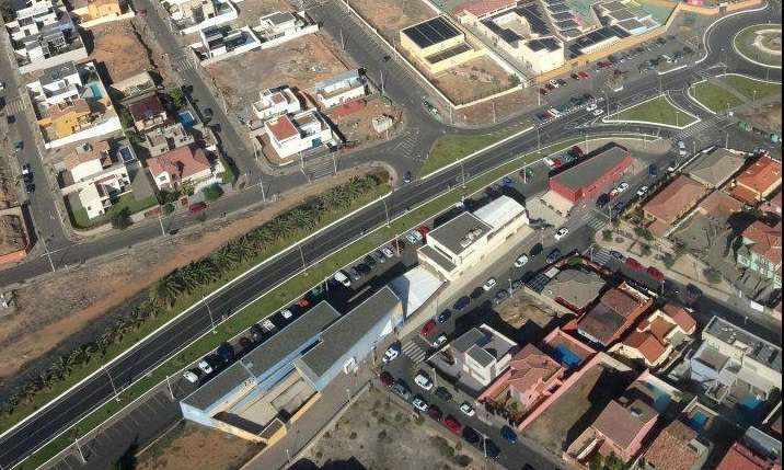 Vista área de la ocupación del suelo público por la terraza cubierta de Los Alisios (Foto Tripadvisor)