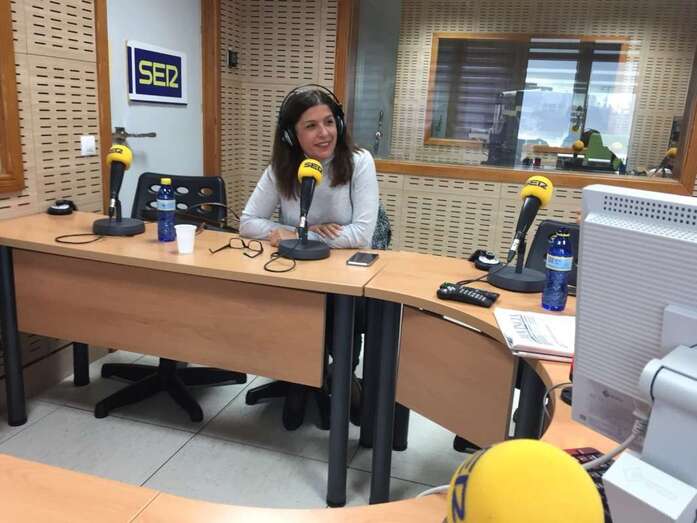 La alcaldesa, hoy en los estudios de Ser Las Palmas (Foto TA)