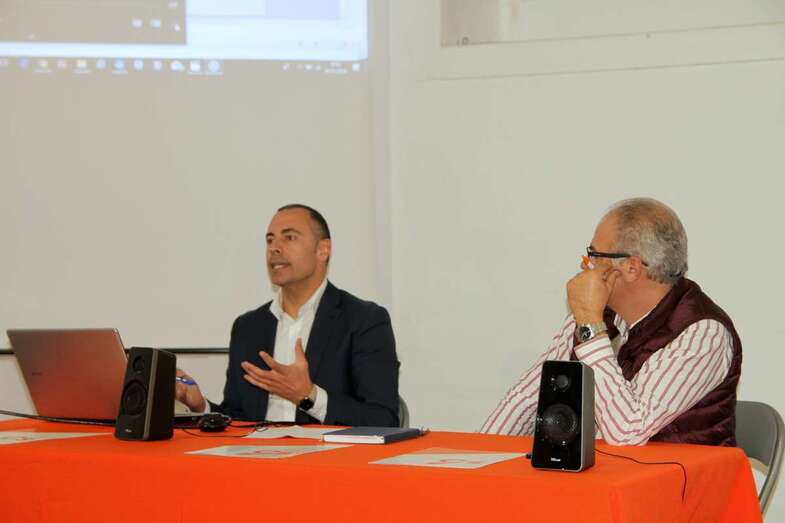 La charla tuvo lugar  el pasado viernes en la sede del Círculo Cultural de Telde (Foto Jesús Ruiz Mesa)