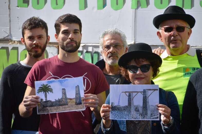 José Hernández, el primero por la izquierda, en la protesta de este sábado (Foto TA)