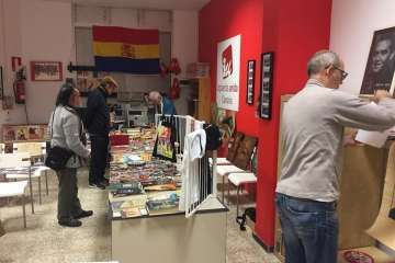 Mercadillo en Telde de objetos de la II República (Foto TA)