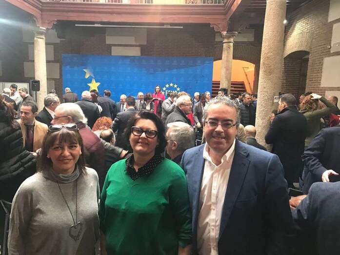 La vicealcaldesa de Telde, Celeste López, con otros representantes de municipios grancanarios, en la cumbre de la FEMP en Madrid