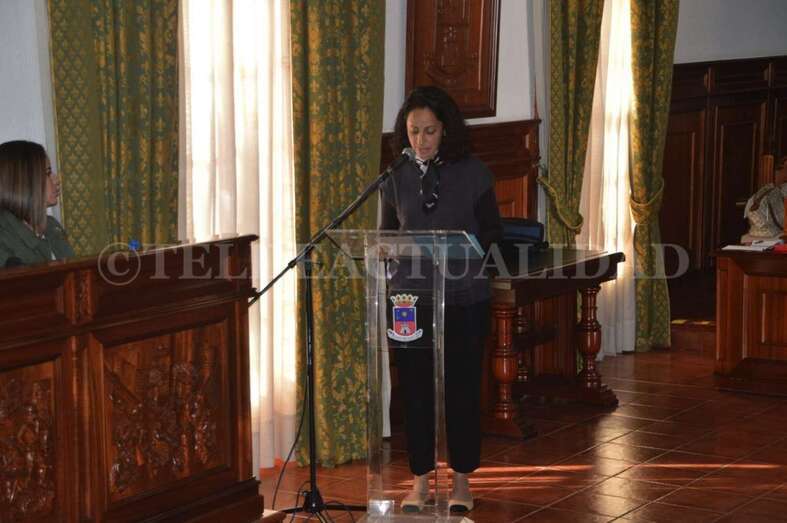 María Nieves Suárez Reyes, durante la lectura del manifiesto (Foto TA)