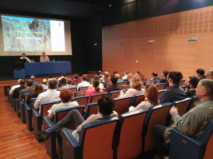 La reunión tuvo lugar este martes, convocada por el Cabildo (Foto TA)