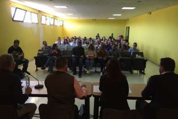 Reunión de coordinación del equipo técnico del Plan Integral de Jinámar (Foto TA)