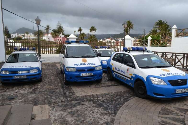 Imagen de archivo de vehículos de la Policía Local de Telde (Foto TA)