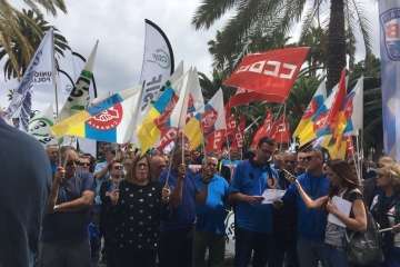 Protesta de policías locales para exigir el anticipo de la edad de jubilación (Foto TA)