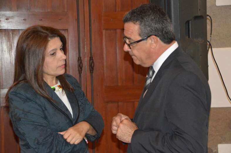La alcaldesa Carmen Hernández y el gerente de Fomentas, Carmelo Ramírez (Foto TA)