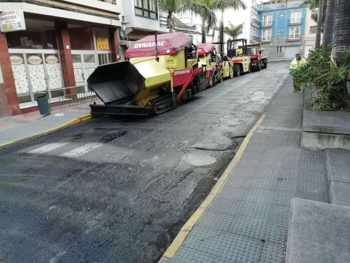 Los trabajos de asfaltado comenzaron este martes (Foto TA)
