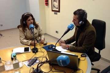 La alcaldesa de Telde, en los estudios de Radio ECCA (Foto TA)