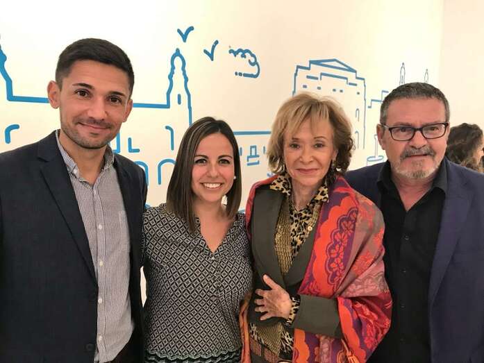 Los socialistas teldenses Semidán Santana, Saraiba Leal y Gregorio Viera con la exvicpresidente del Gobierno de España (Foto TA)