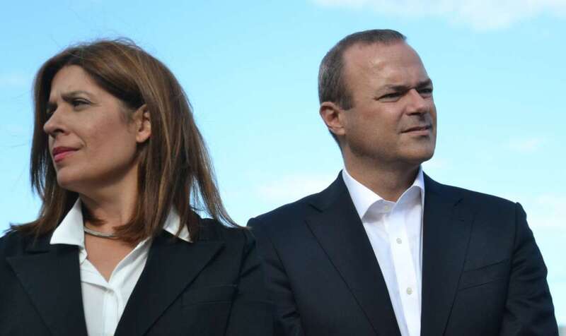 La alcaldesa Carmen Hernández, junto a su homólogo Augusto Hidalgo (Foto TA)