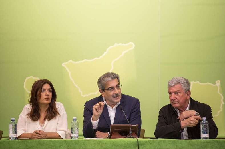 Imagen de la ejecutiva nacional de NC de este viernes en la capital grancanaria (Foto TA)