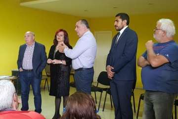 Reuniones habidas durante esta jornada para hallar una solución al transporte de Jinámar al nuevo CAE de El Calero (Foto TA)