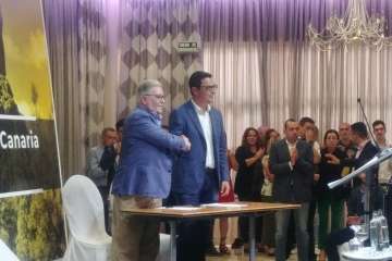 Firma del acuerdo preelectoral entre CC y Unidos por Gran Canaria (Foto TA)