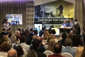 Firma del acuerdo preelectoral entre CC y Unidos por Gran Canaria (Foto TA)