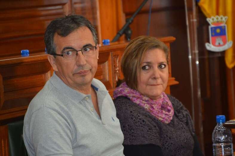 Juan Francisco Artiles (i) y Guadalupe Santana, concejales de MxT (Foto TA)