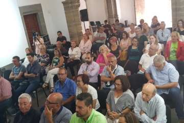 Encuentro de NC en Telde sobre la renta básica (Foto TA)