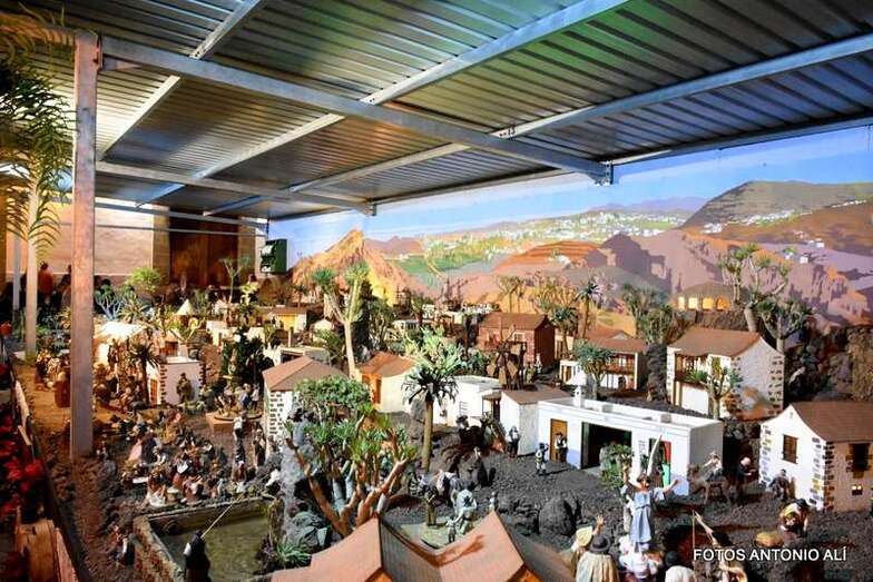 Este belén es uno de los principales atractivos navideños en el casco de Telde (Foto Antonio Alí).