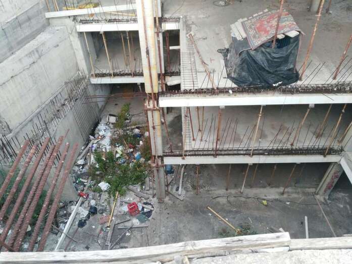 Estado del semiacabado parque subterráneo de Arnao (Foto TA)