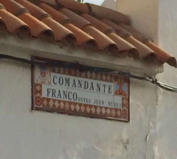 Rótulo de la calle de Comandante Franco en Telde, en homenaje al famoso aviador (Foto TA)
