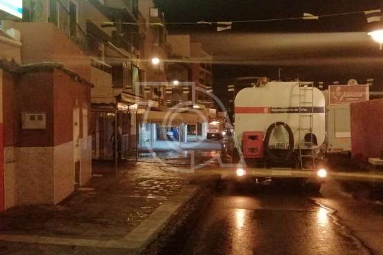 Los fuegos dejan 7 toneladas de basura y éxito de la operación salida en Melenara (Foto TA)